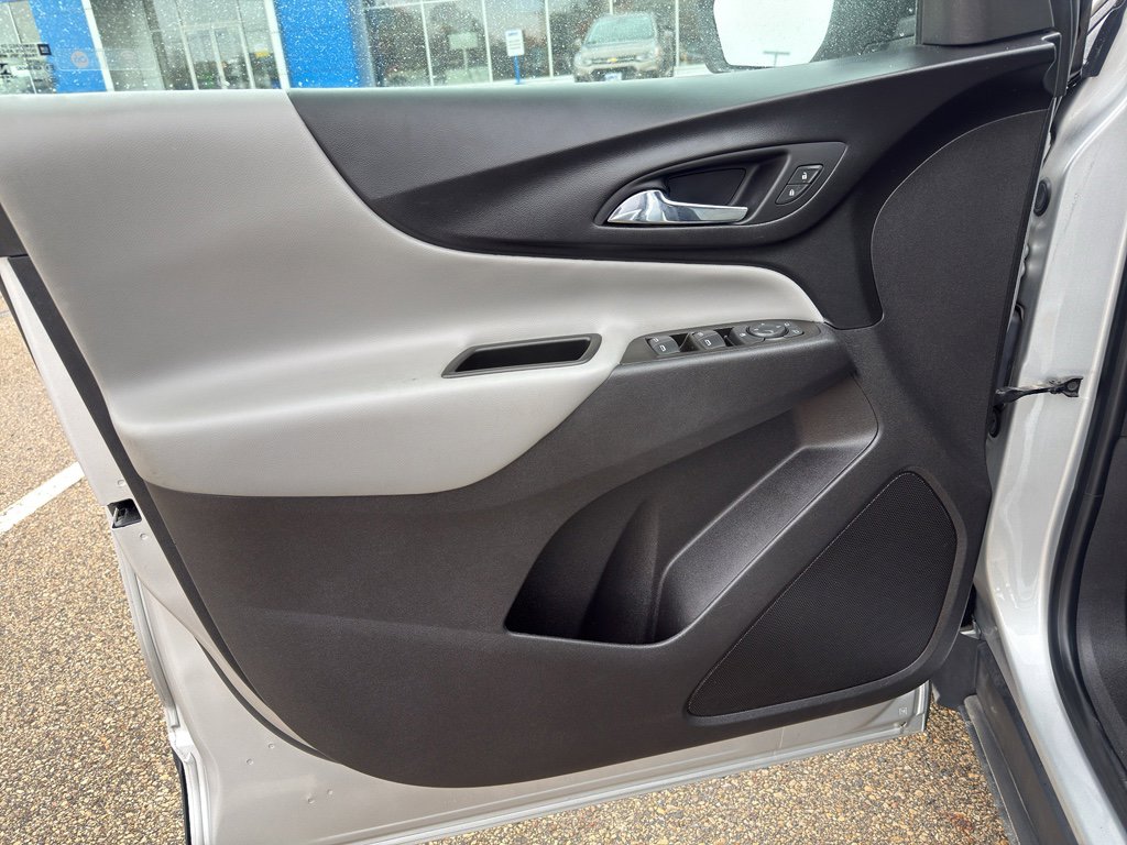 Used 2021 Chevrolet Equinox LS w/ LS Convenience Package image 13