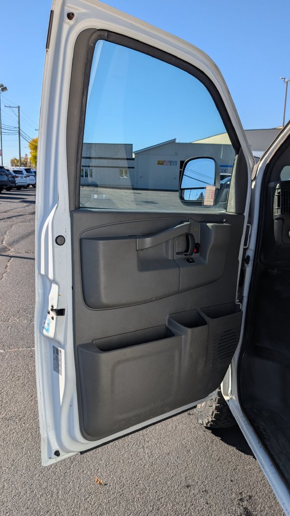 Used 2021 Chevrolet Express 2500 w/ Driver Convenience Package RWD image 6