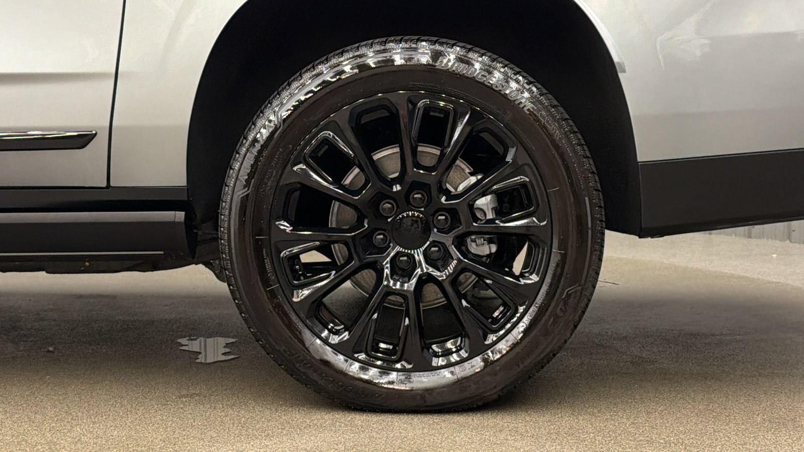 Used 2025 GMC Yukon XL Denali w/ Sun & Power Step Package AWD/4WD image 12