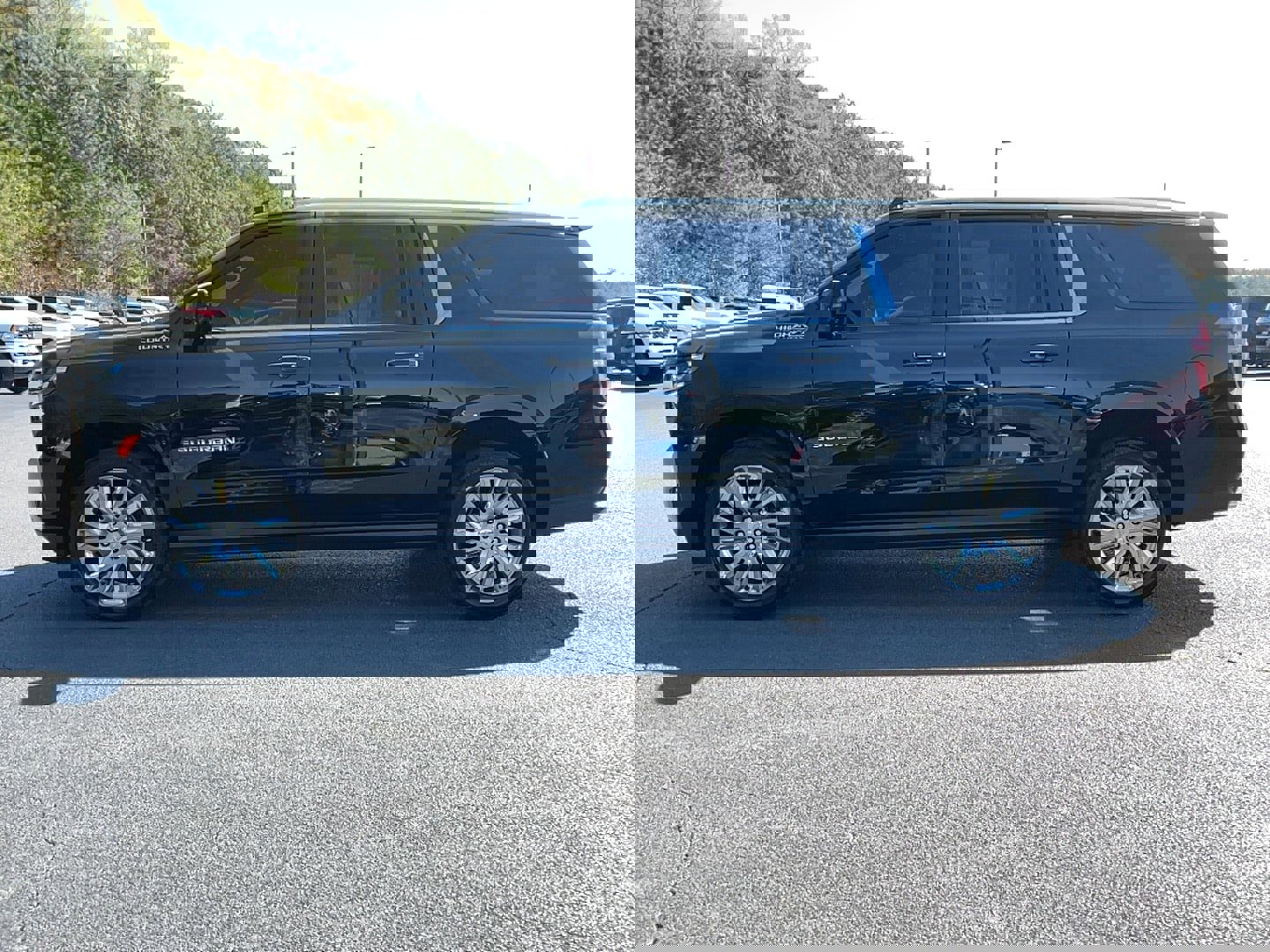 Used 2021 Chevrolet Suburban High Country w/ Premium Package image 8