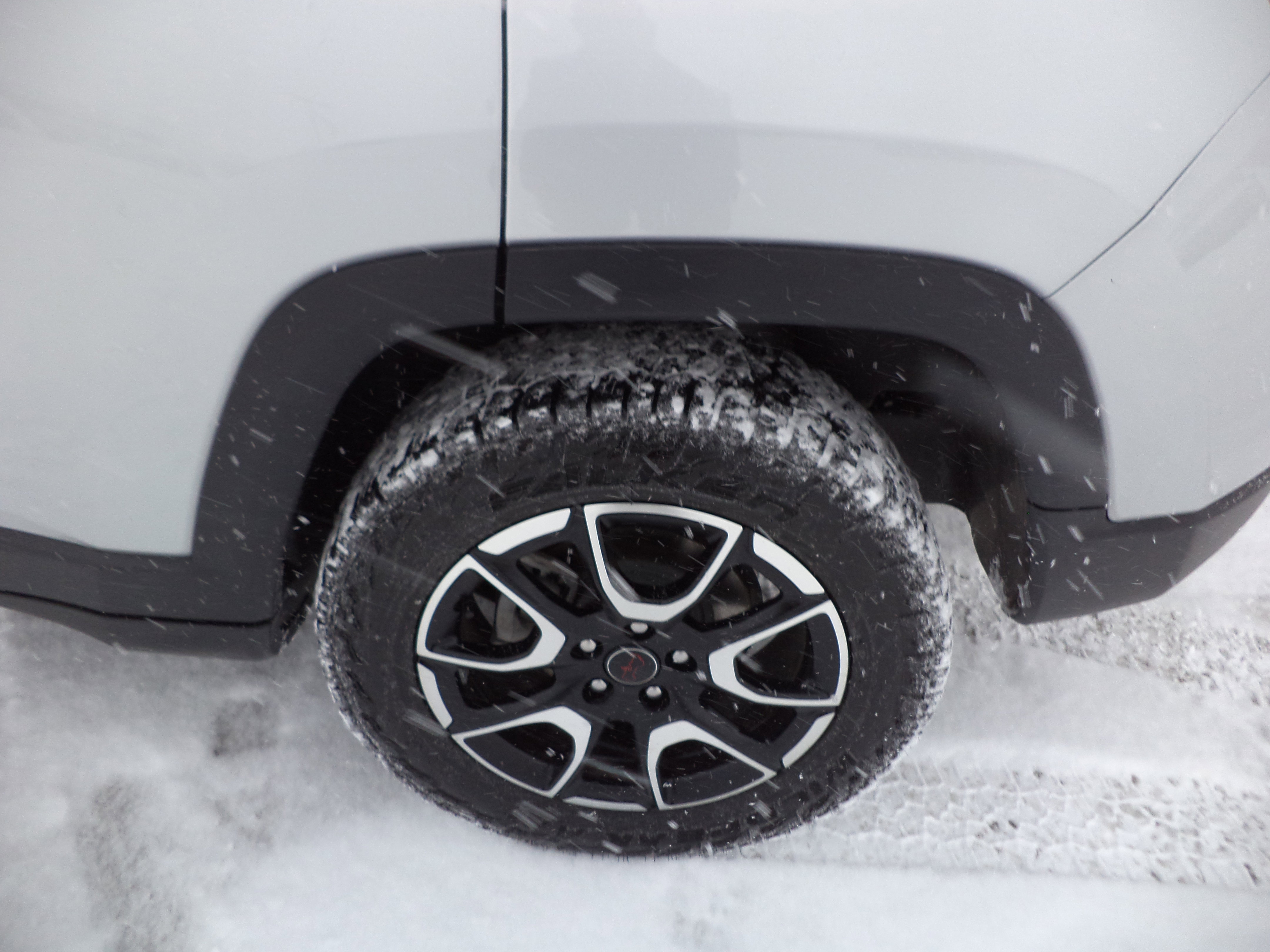 Used 2025 Jeep Compass Trailhawk w/ Trailhawk Elite Group image 4