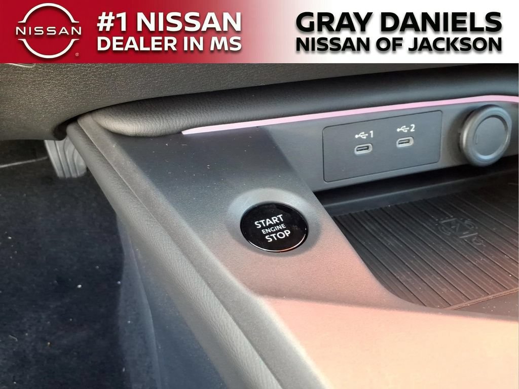 New 2026 Nissan Sentra SR w/ SR Premium Package FWD image 15