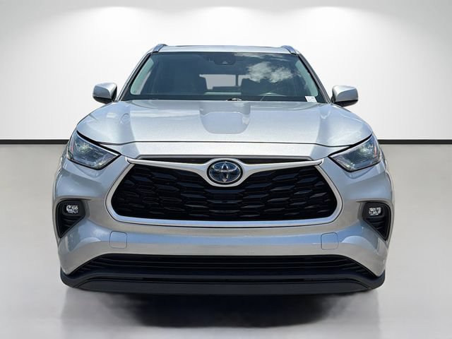 Used 2021 Toyota Highlander XLE AWD/4WD image 8