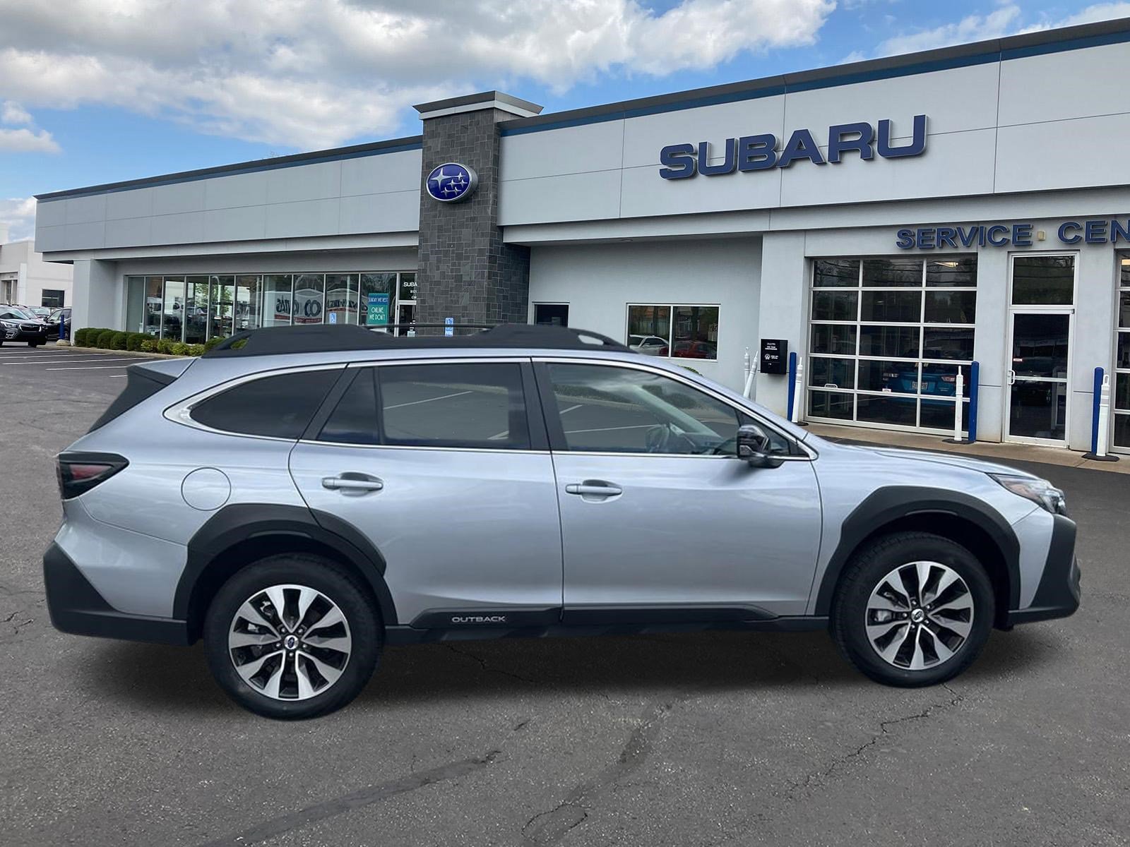 Used 2025 Subaru Outback Limited AWD/4WD image 8