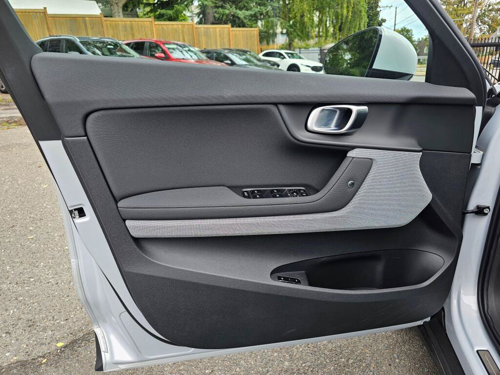 Used 2024 Polestar Polestar 2 RWD image 22