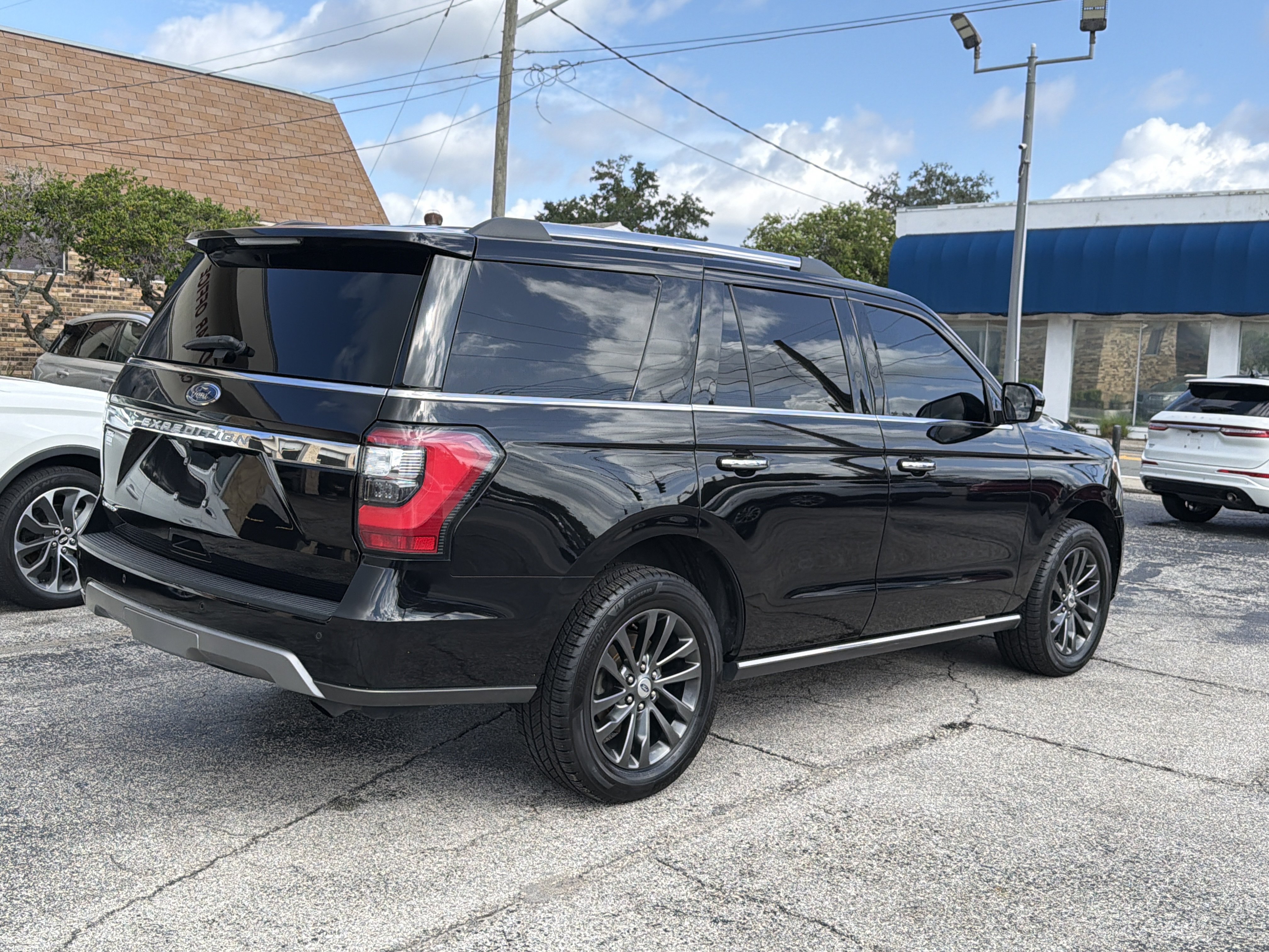 Used 2021 Ford Expedition Limited RWD image 5