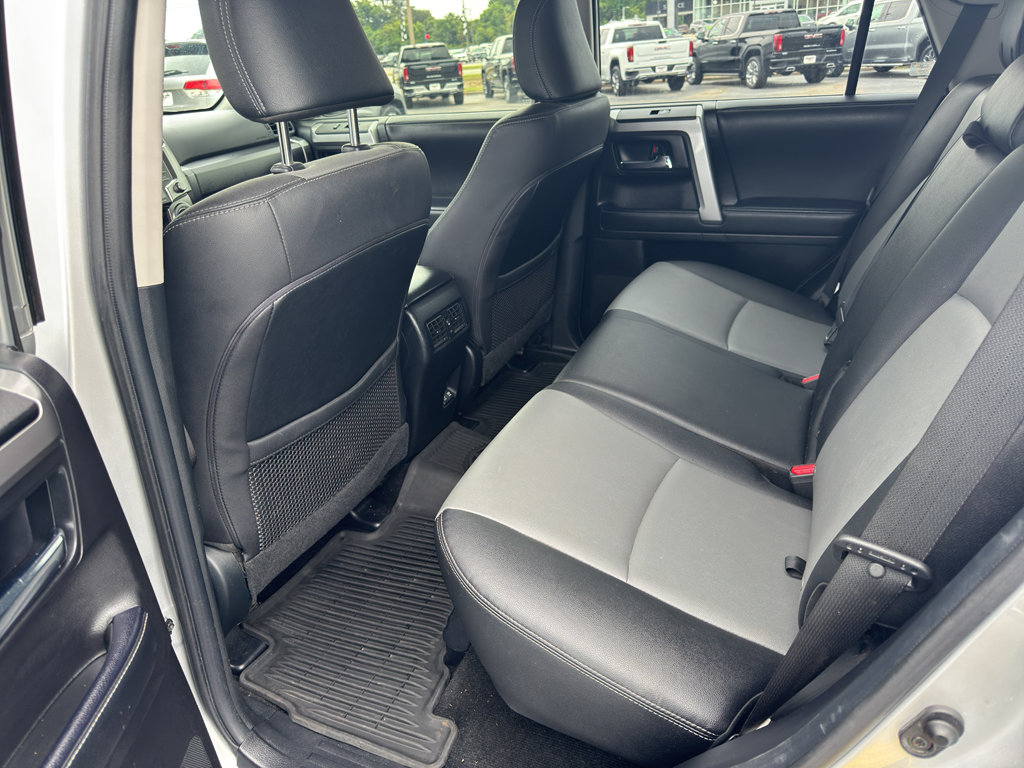 Used 2022 Toyota 4Runner SR5 Premium image 10