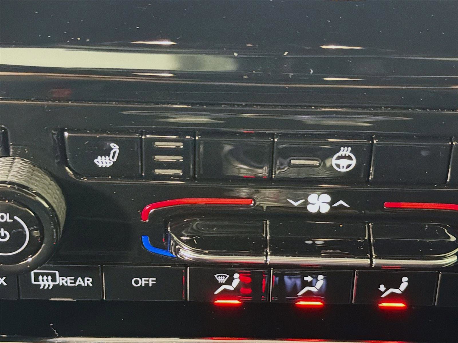 Used 2024 Jeep Grand Cherokee Altitude image 21