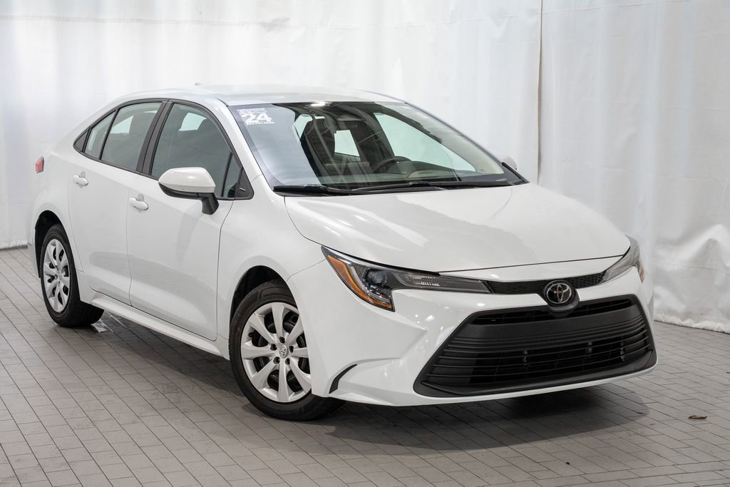 Used 2024 Toyota Corolla LE image 1