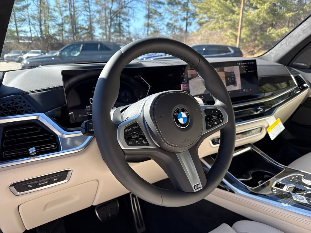 New 2026 BMW X7 xDrive40i w/ M Sport Package AWD/4WD image 13