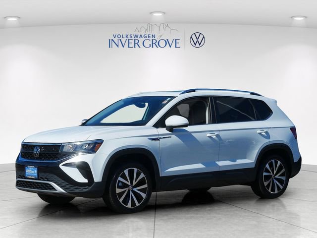 Certified 2023 Volkswagen Taos SE w/ Panoramic Sunroof Package image 3