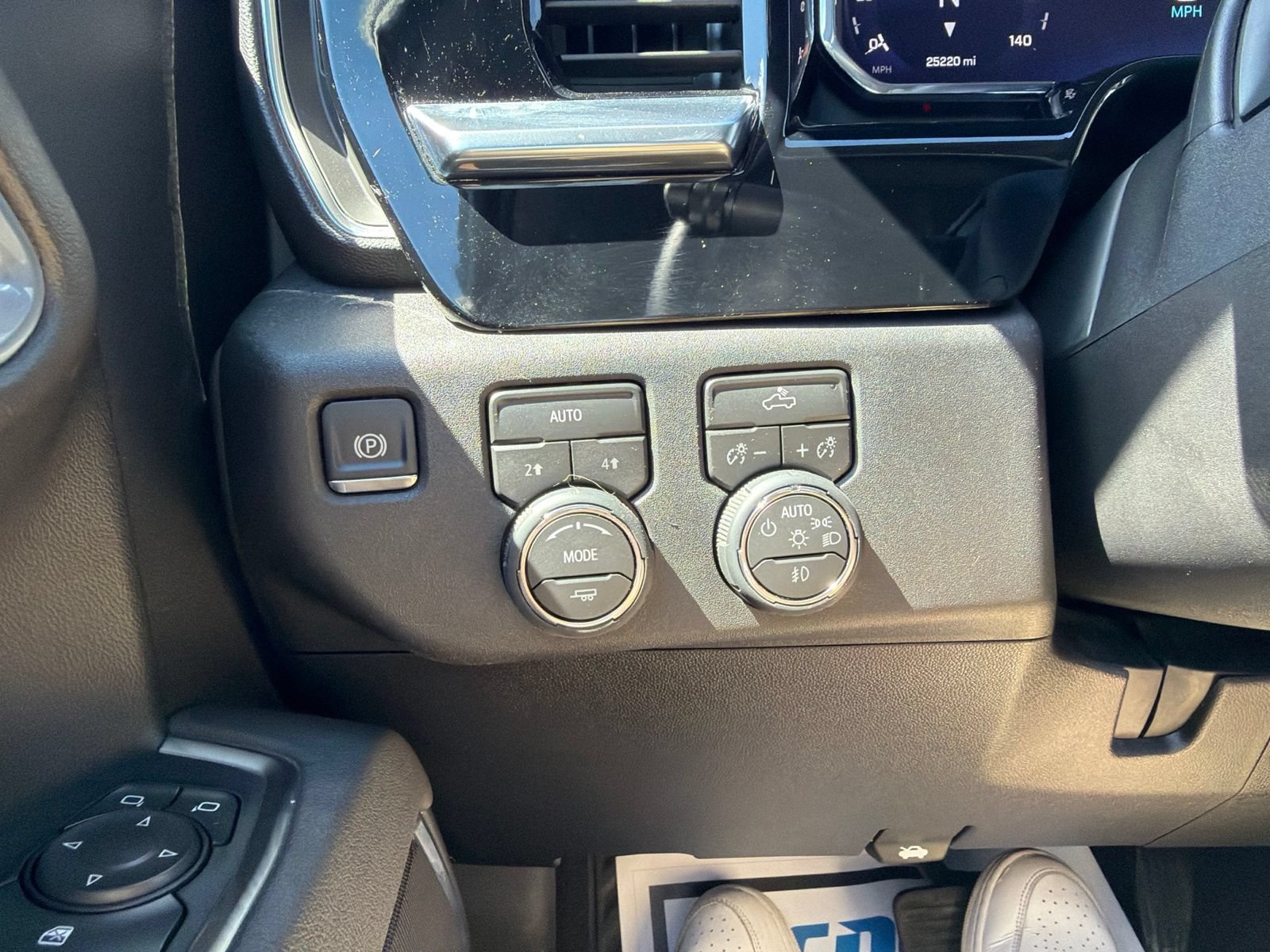Certified 2026 Chevrolet Silverado 1500 RST AWD/4WD image 18