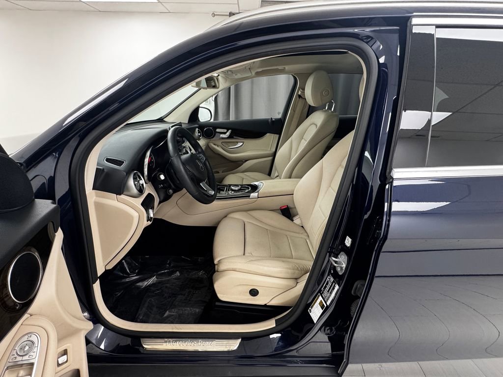 Used 2018 Mercedes-Benz GLC 300 4MATIC image 10