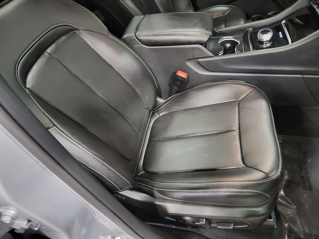 Used 2025 Jeep Grand Cherokee Limited w/ Luxury Tech Group II RWD image 14