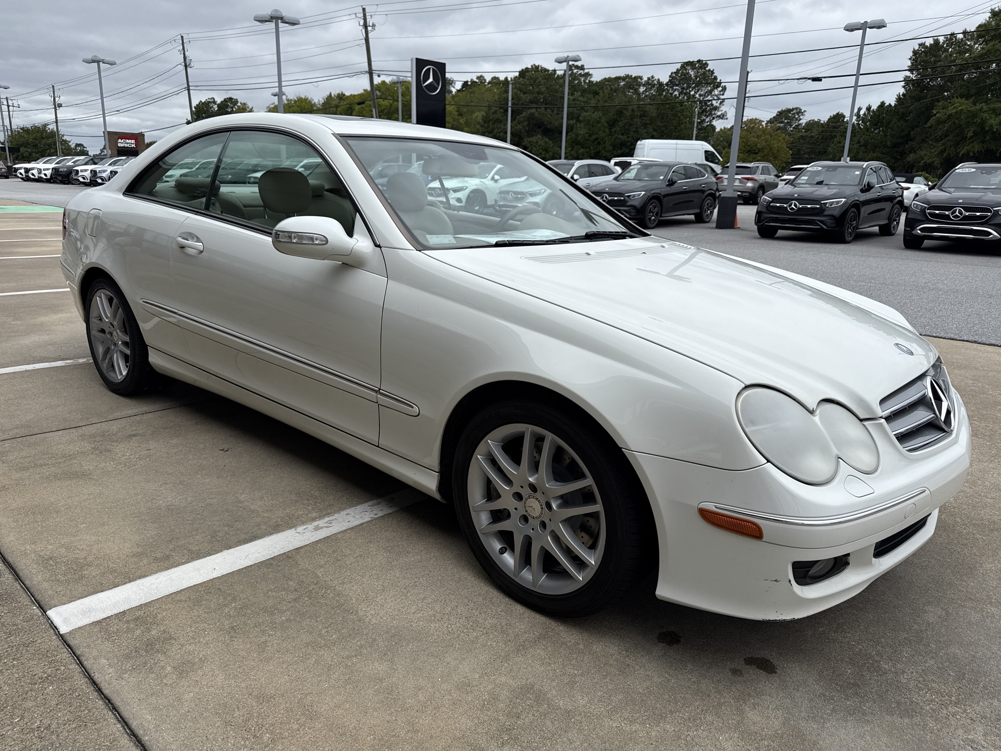 Used 2008 Mercedes-Benz CLK 350 Coupe image 2