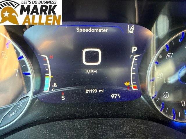 Used 2026 Chrysler Pacifica Limited FWD image 9