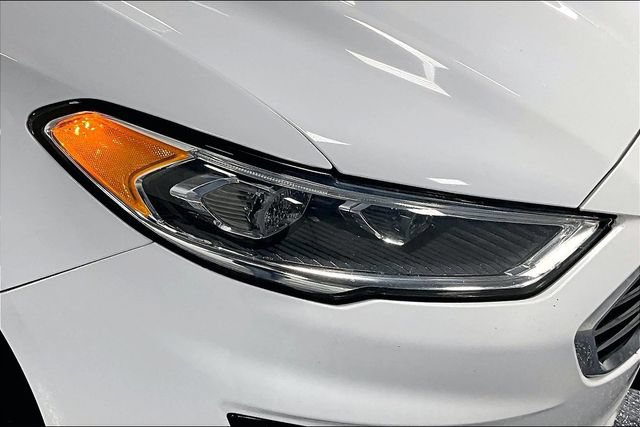 Used 2020 Ford Fusion SEL FWD image 27
