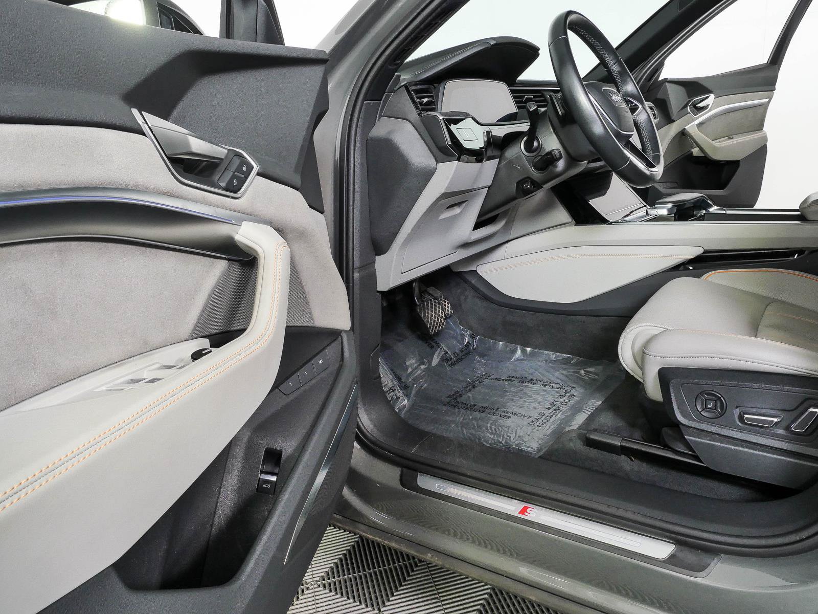 Used 2023 Audi e-tron Chronos w/ Chronos Package AWD/4WD image 8