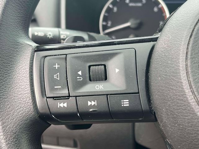 Used 2023 Nissan Rogue SV FWD image 28