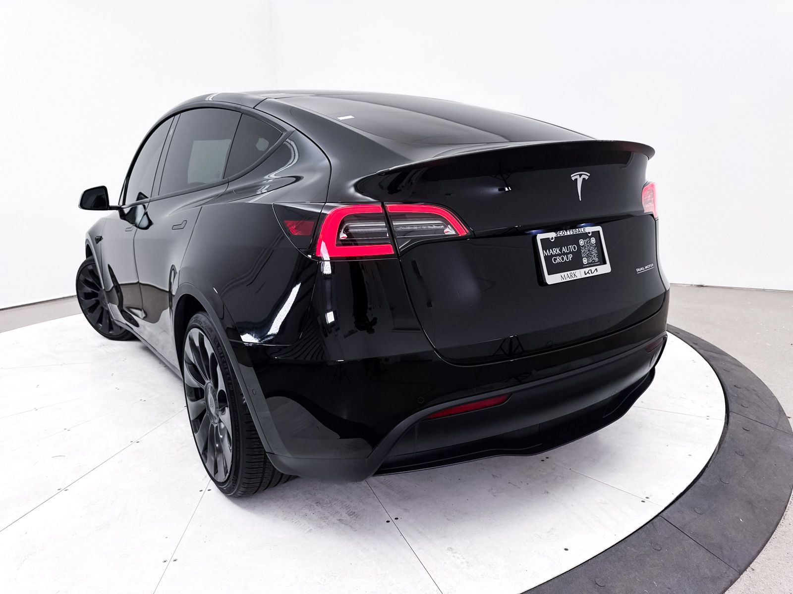 Used 2022 Tesla Model Y Performance AWD/4WD image 9