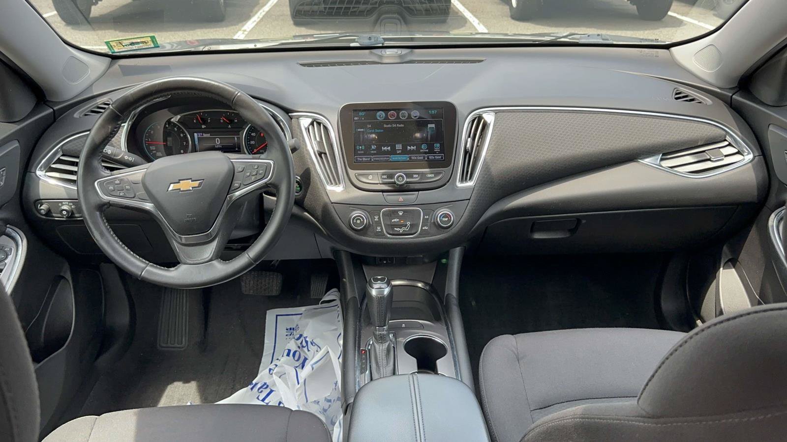 Used 2017 Chevrolet Malibu LT FWD image 13