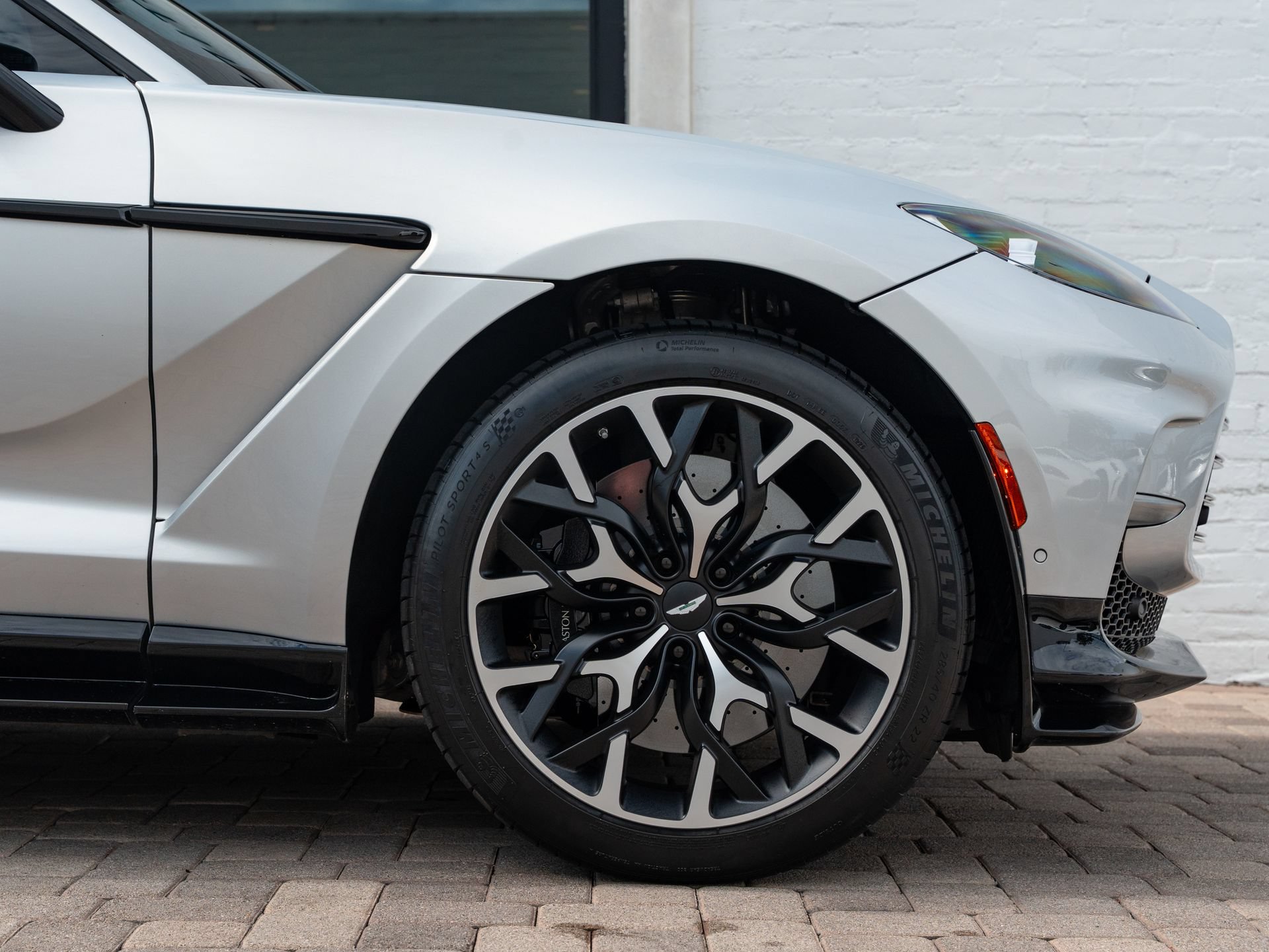 Used 2023 Aston Martin DBX 707 AWD/4WD image 4