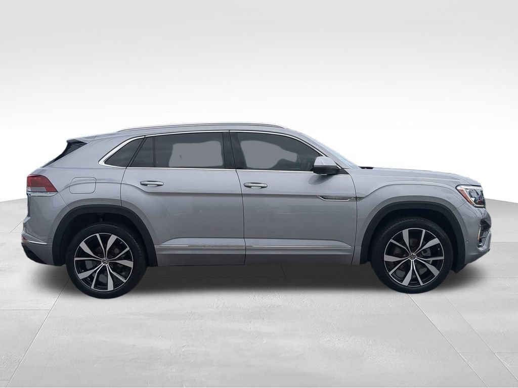 Certified 2024 Volkswagen Atlas Cross Sport SEL Premium R-Line AWD/4WD image 3