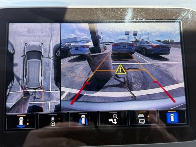 Certified 2024 Chevrolet Equinox LT FWD image 2