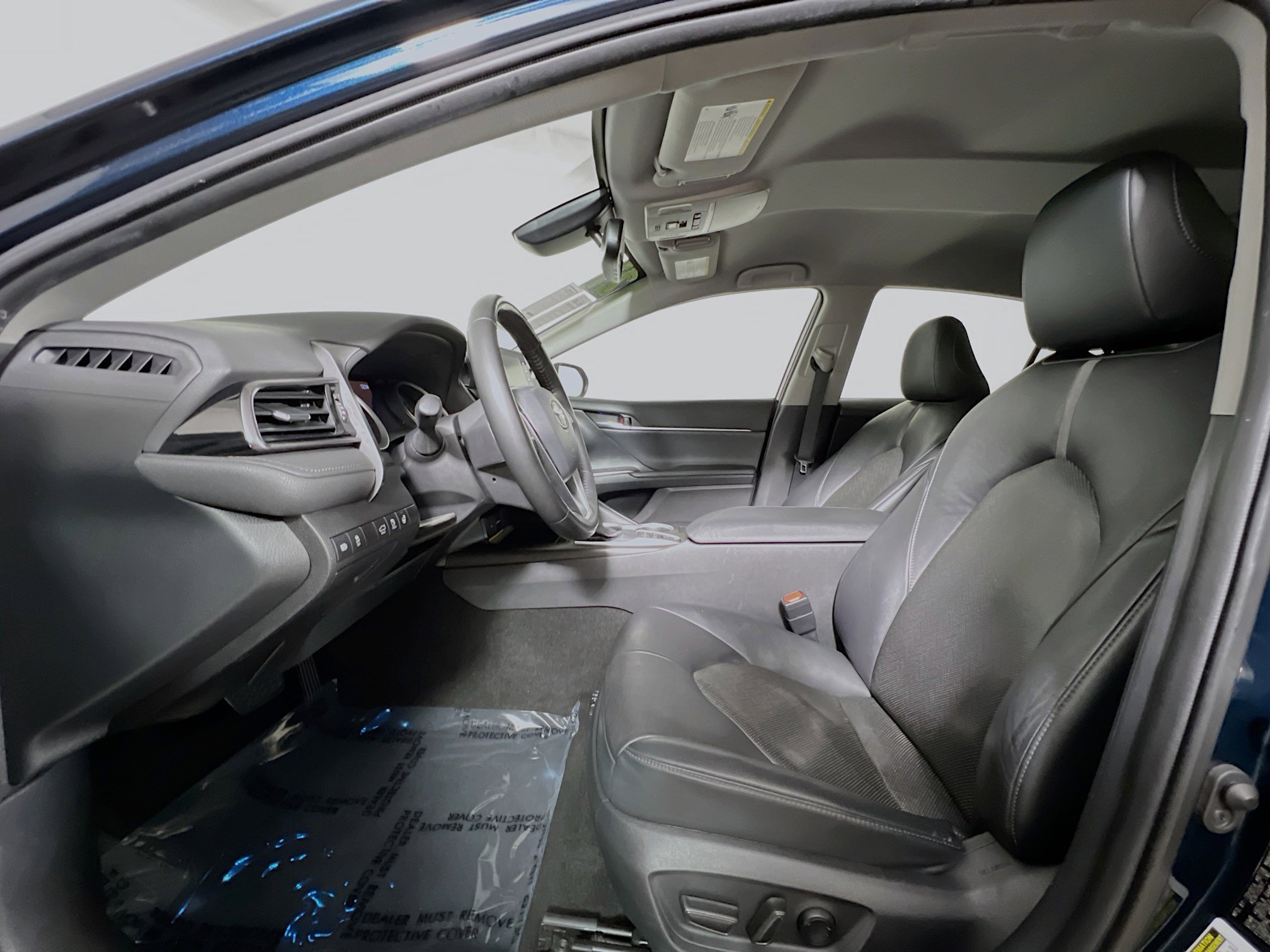 Used 2021 Toyota Camry XLE w/ Cold Weather Package image 15