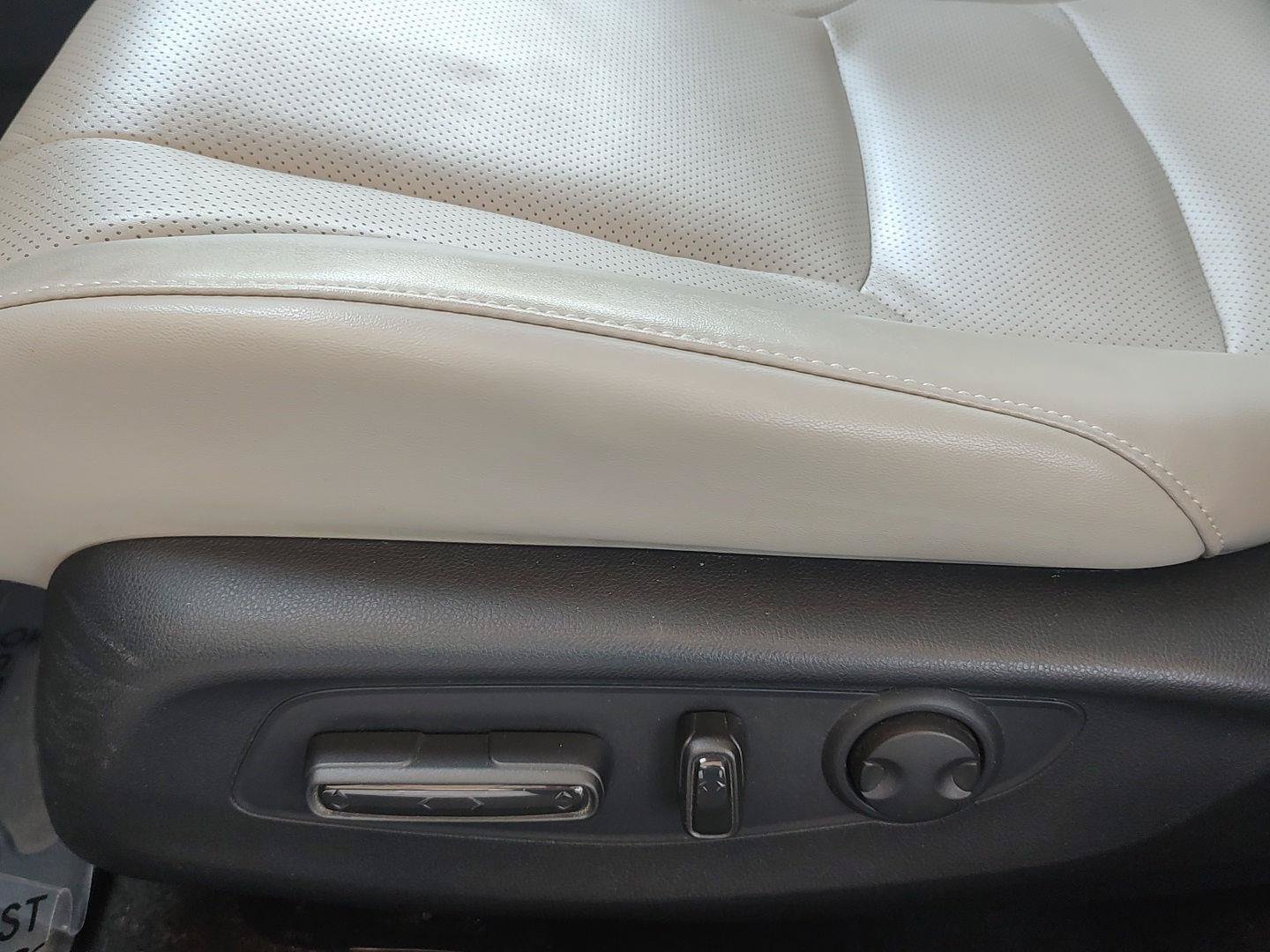 Used 2023 Honda Accord Touring image 3