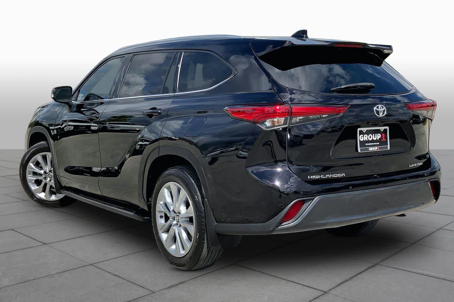 Used 2020 Toyota Highlander Limited FWD image 12