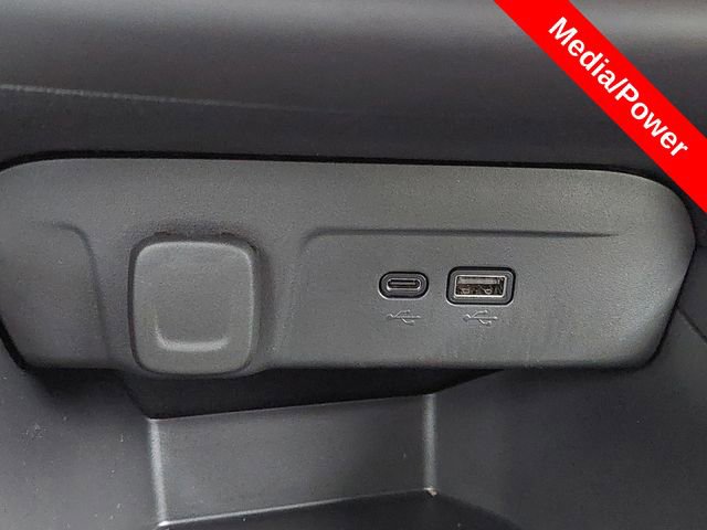 Used 2024 Chevrolet Trax RS image 17