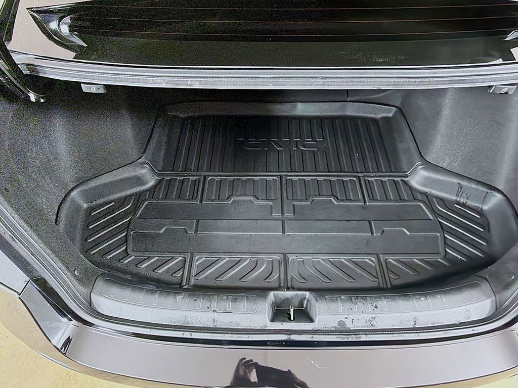 Used 2023 Honda Civic Touring image 17