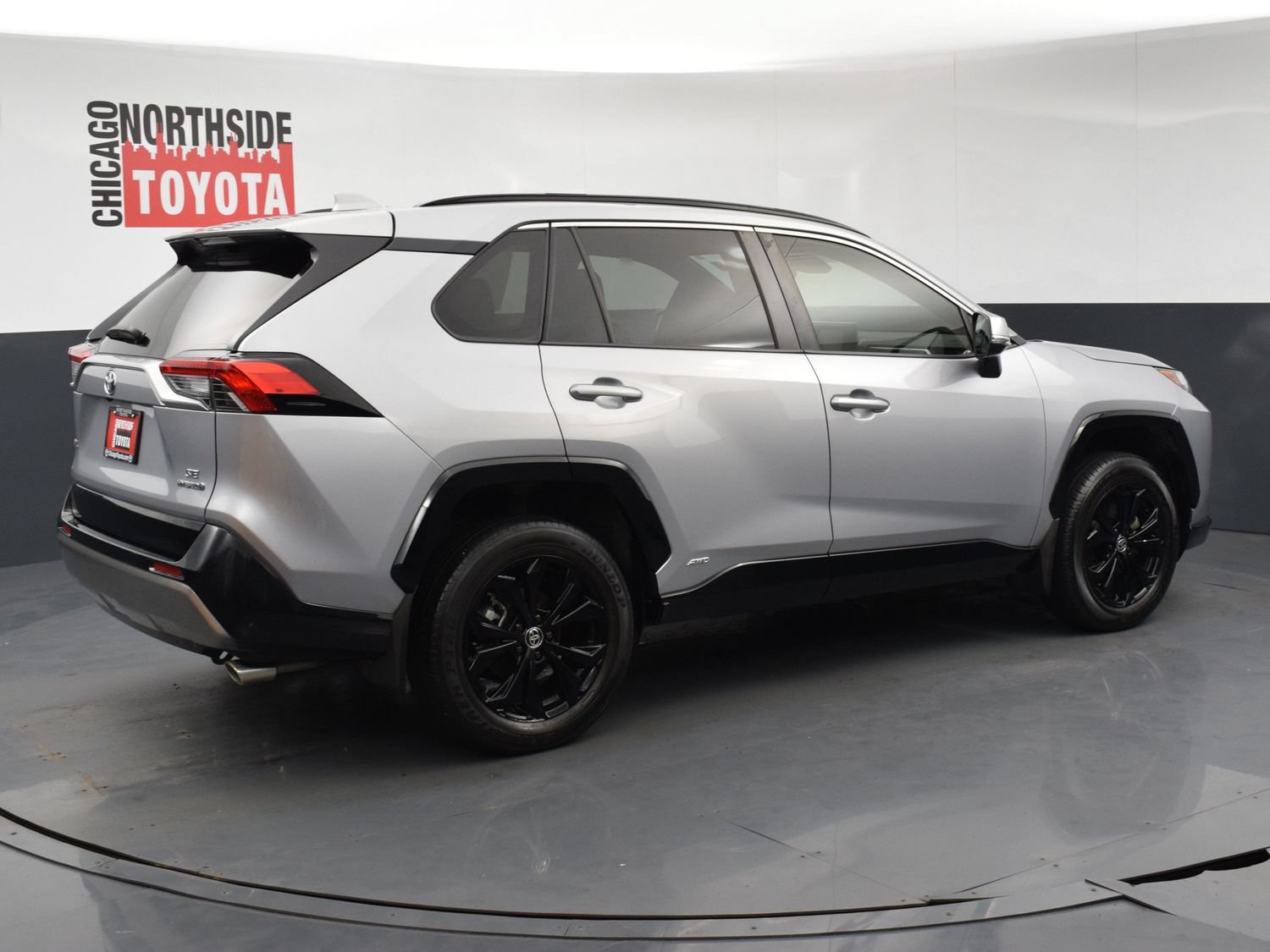 Used 2022 Toyota RAV4 SE AWD/4WD image 4