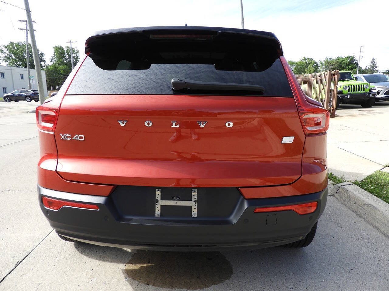 Used 2021 Volvo XC40 P8 Recharge w/ Advanced Package AWD/4WD image 9