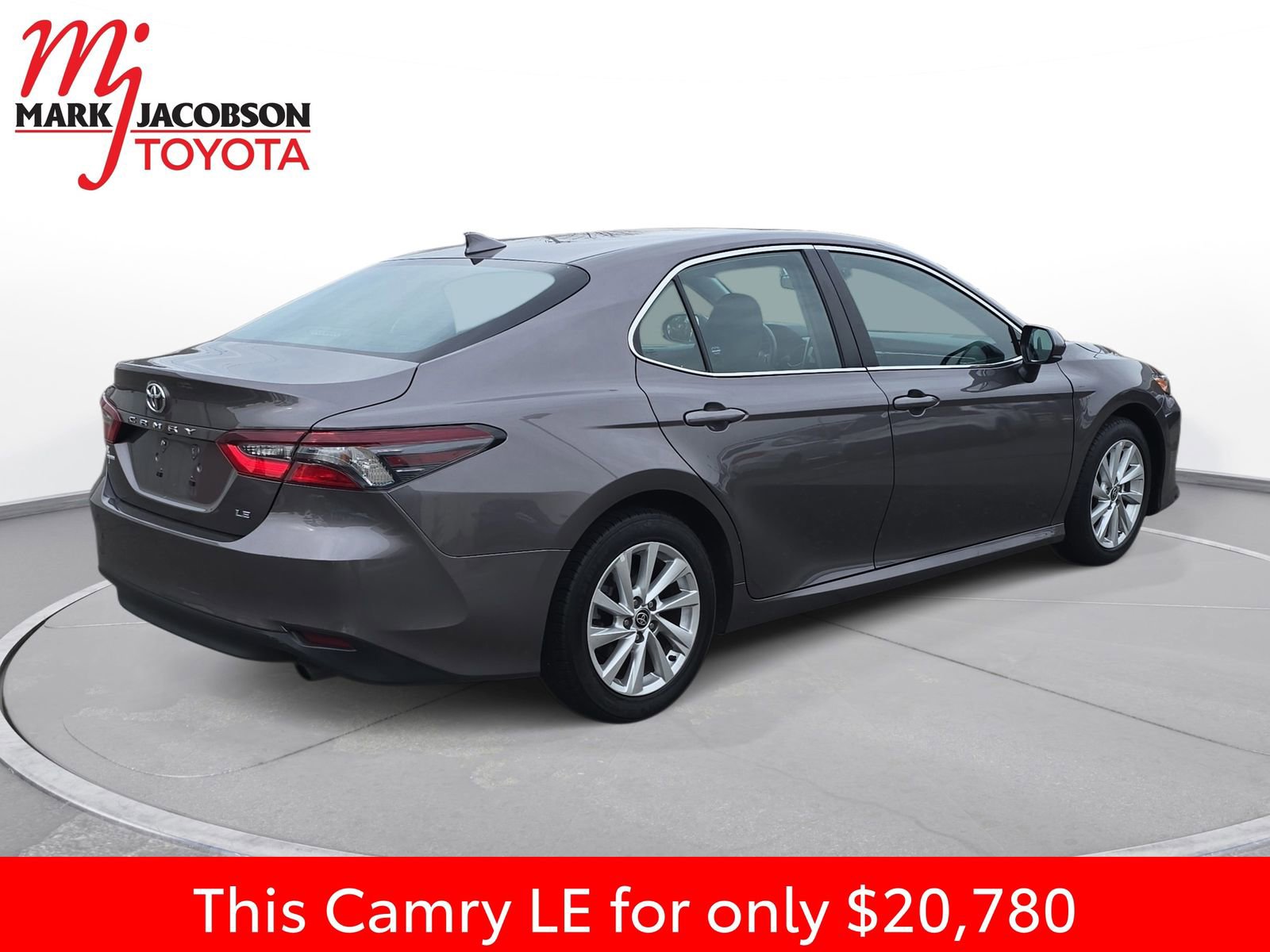 Used 2024 Toyota Camry LE image 9