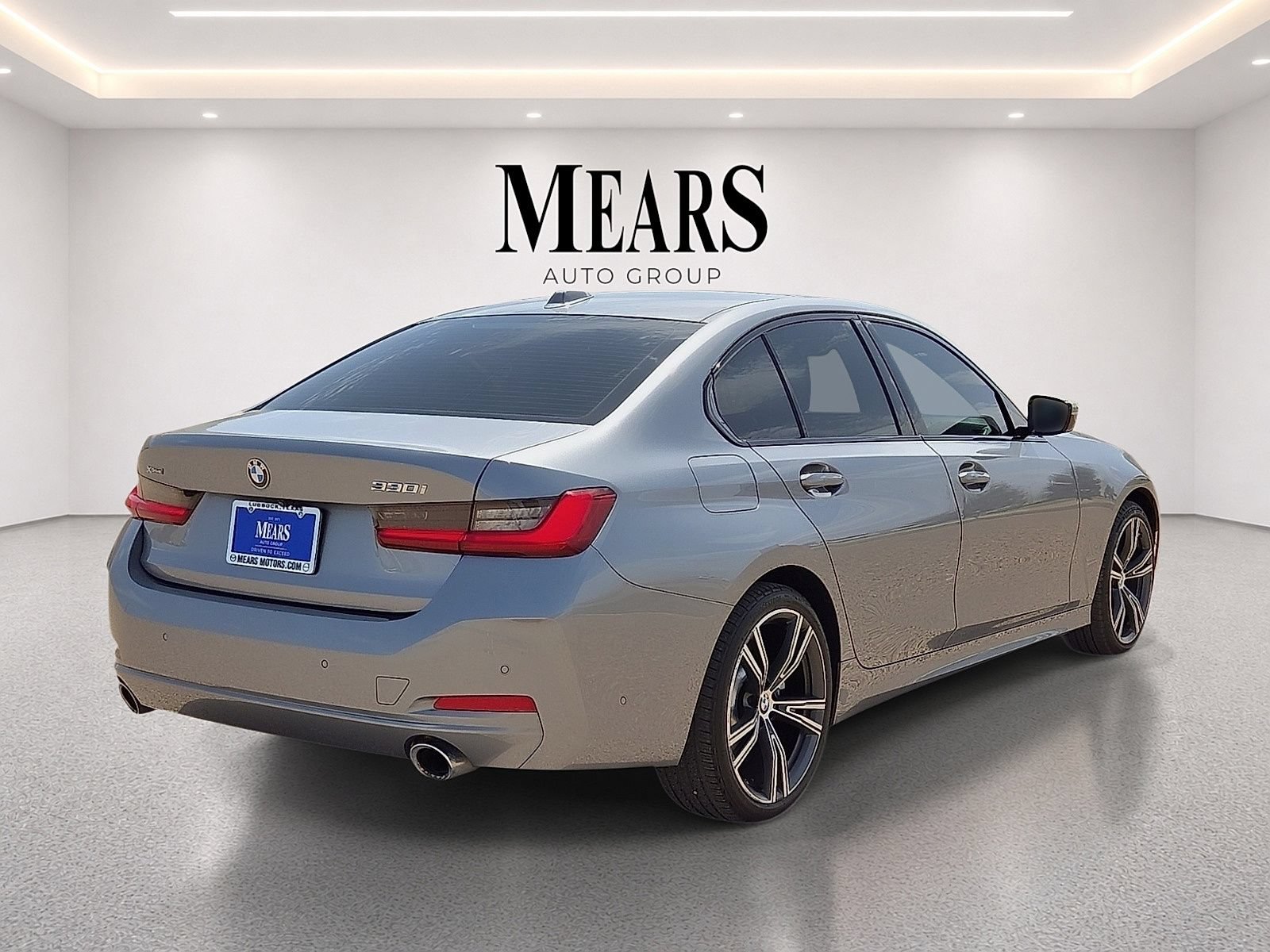 Used 2023 BMW 330i xDrive Sedan w/ Premium Package AWD/4WD image 5