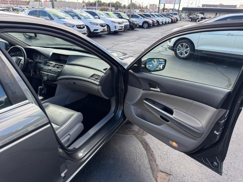 Used 2010 Honda Accord EX-L image 7