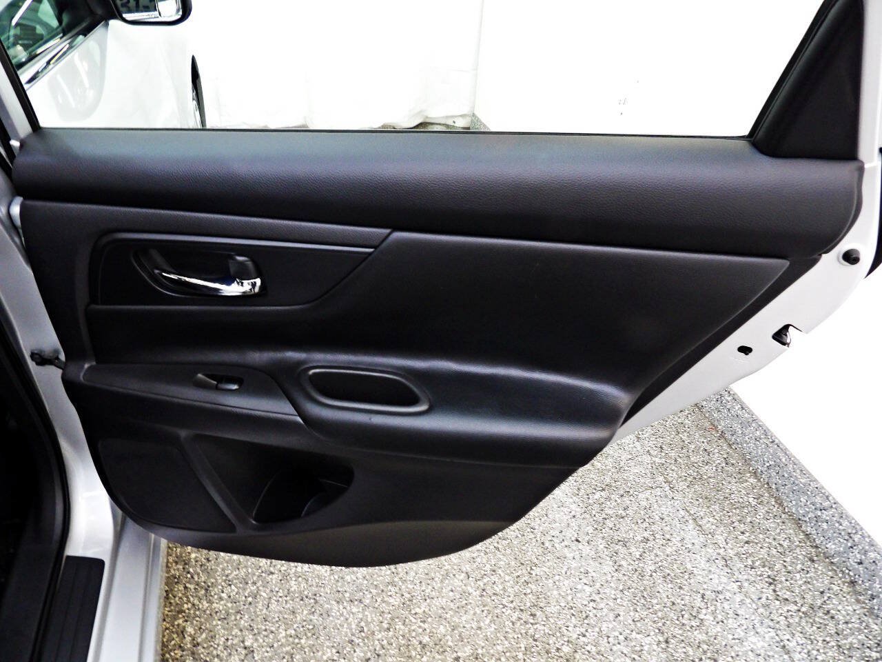 Used 2017 Nissan Altima 2.5 S w/ Power Driver Seat Package FWD image 12