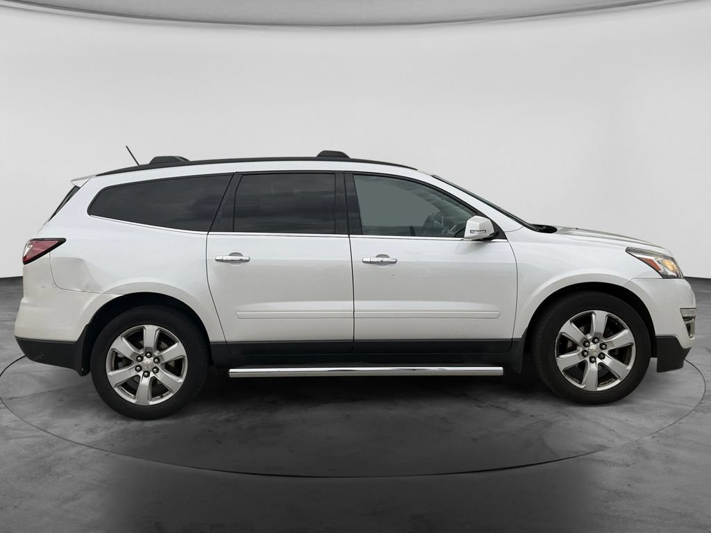 Used 2016 Chevrolet Traverse LT w/ Traveler's Package FWD image 11