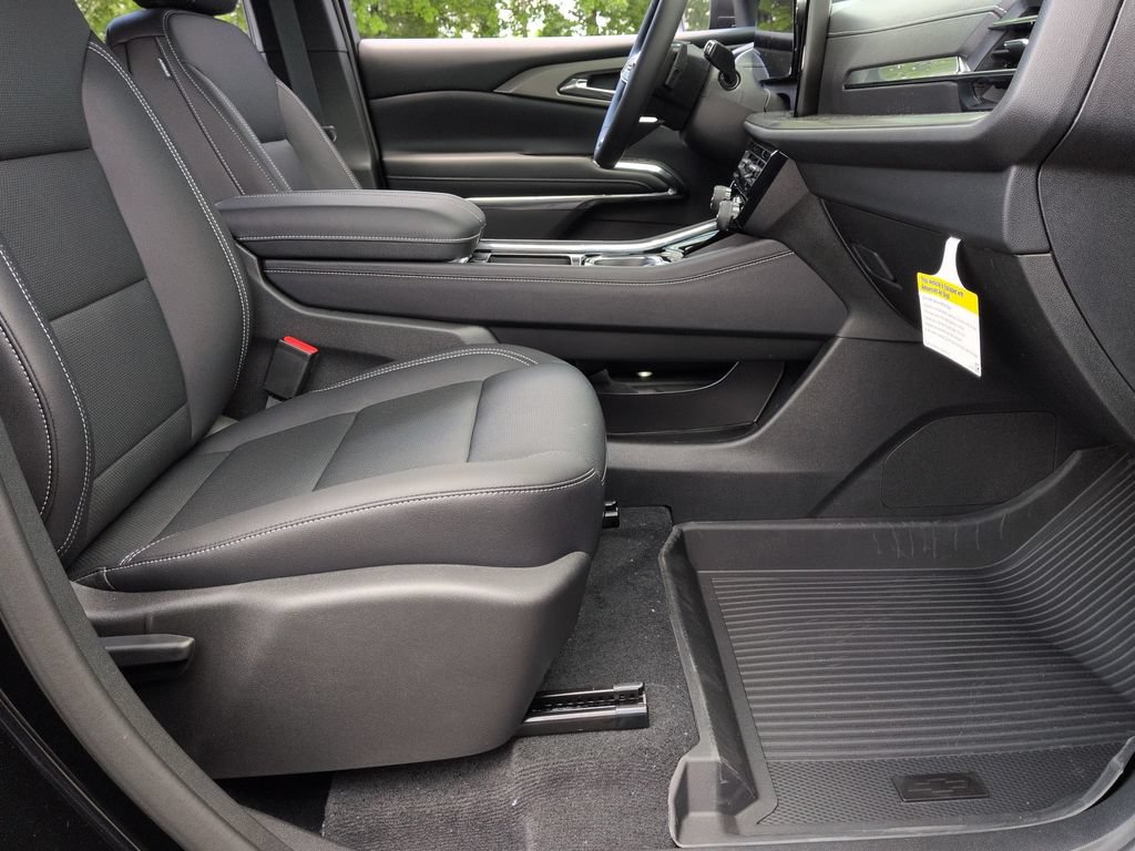 New 2026 Chevrolet Traverse LT w/ Driver Confidence Package FWD image 25