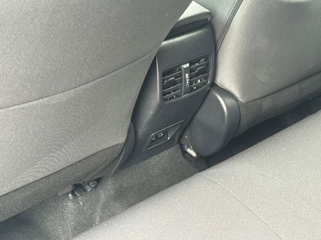 Used 2024 Toyota Corolla Cross SE w/ Moonroof Package image 37