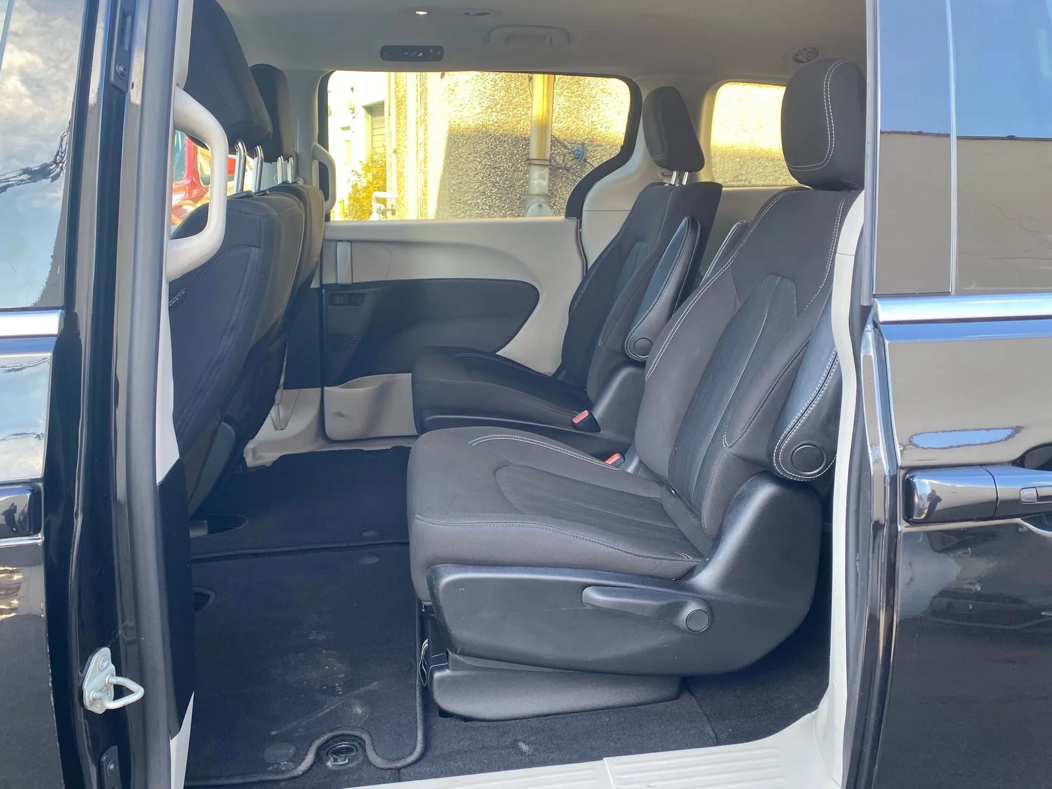 Used 2020 Chrysler Voyager LX w/ Cold Weather Group image 28