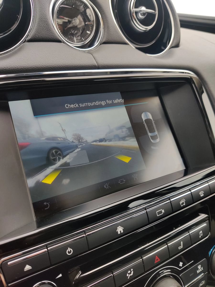 Used 2016 Jaguar XJ AWD/4WD image 29