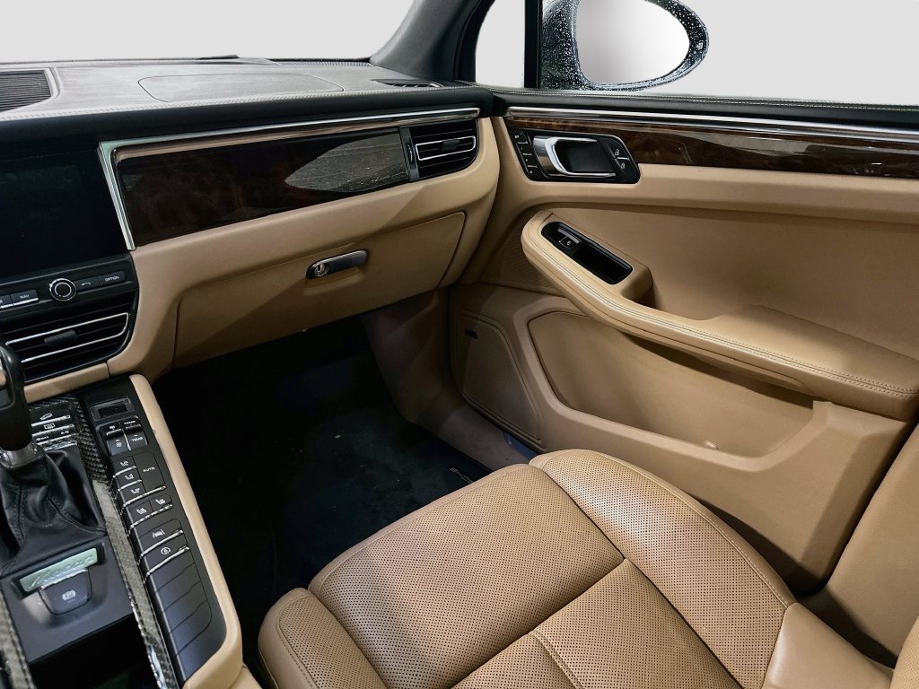 Certified 2019 Porsche Macan S AWD/4WD image 24