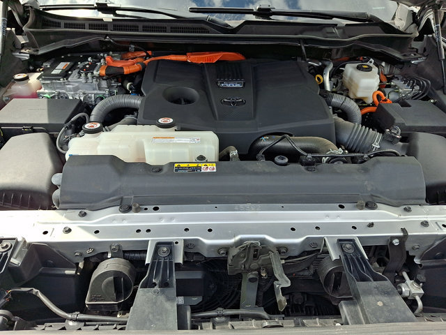 Used 2024 Toyota Tundra Limited AWD/4WD image 29