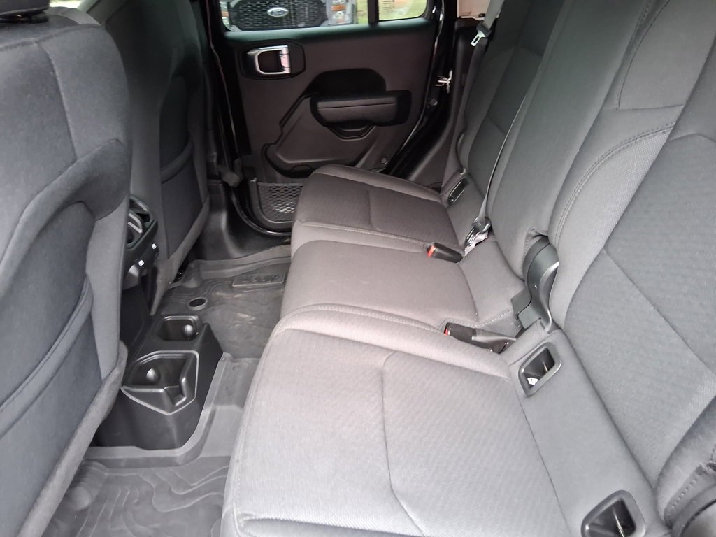 Used 2023 Jeep Gladiator Willys image 15