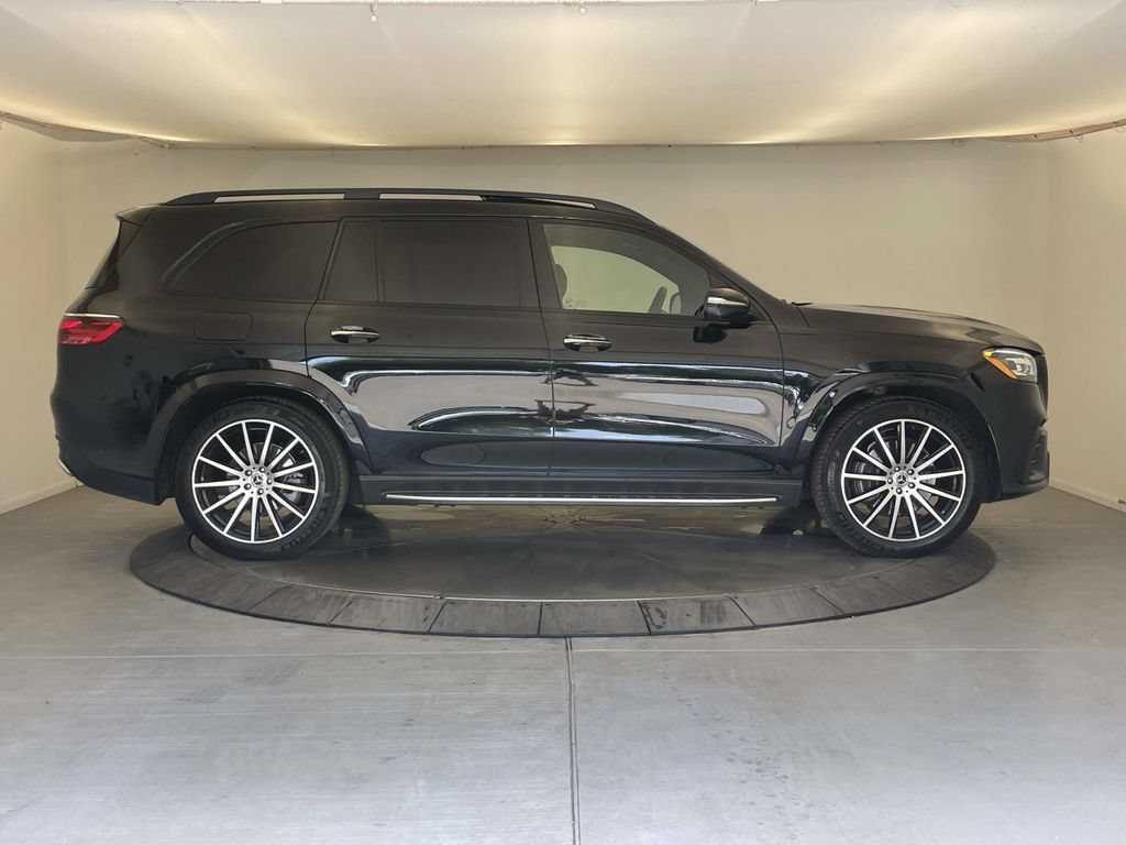 Used 2025 Mercedes-Benz GLS 580 4MATIC image 6