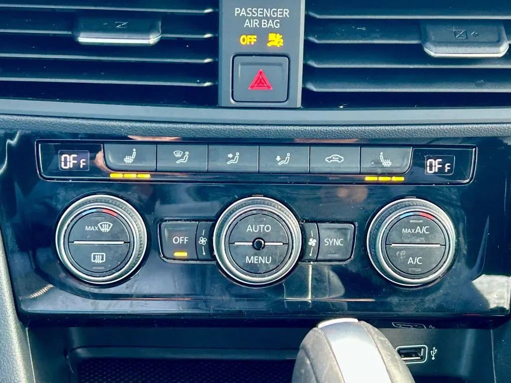Used 2019 Volkswagen Jetta R-Line image 27