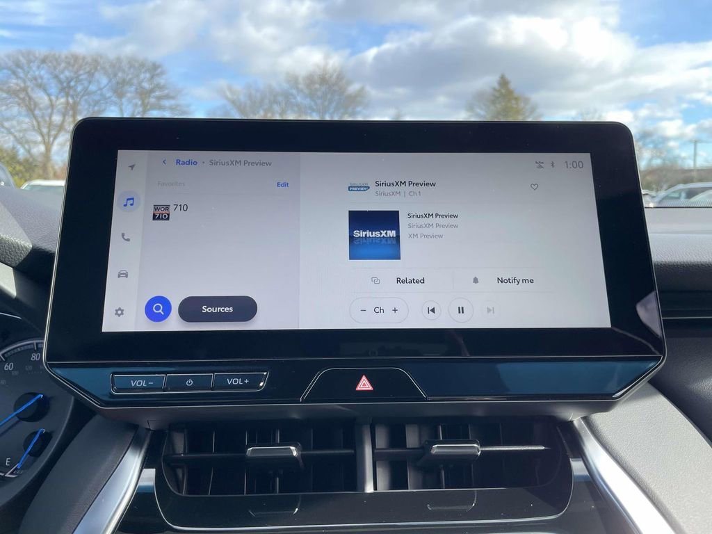 Used 2024 Toyota Venza Nightshade image 27